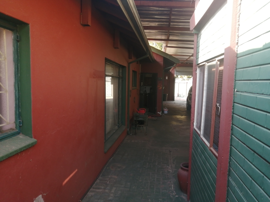 4 Bedroom Property for Sale in Rustenburg Central North West